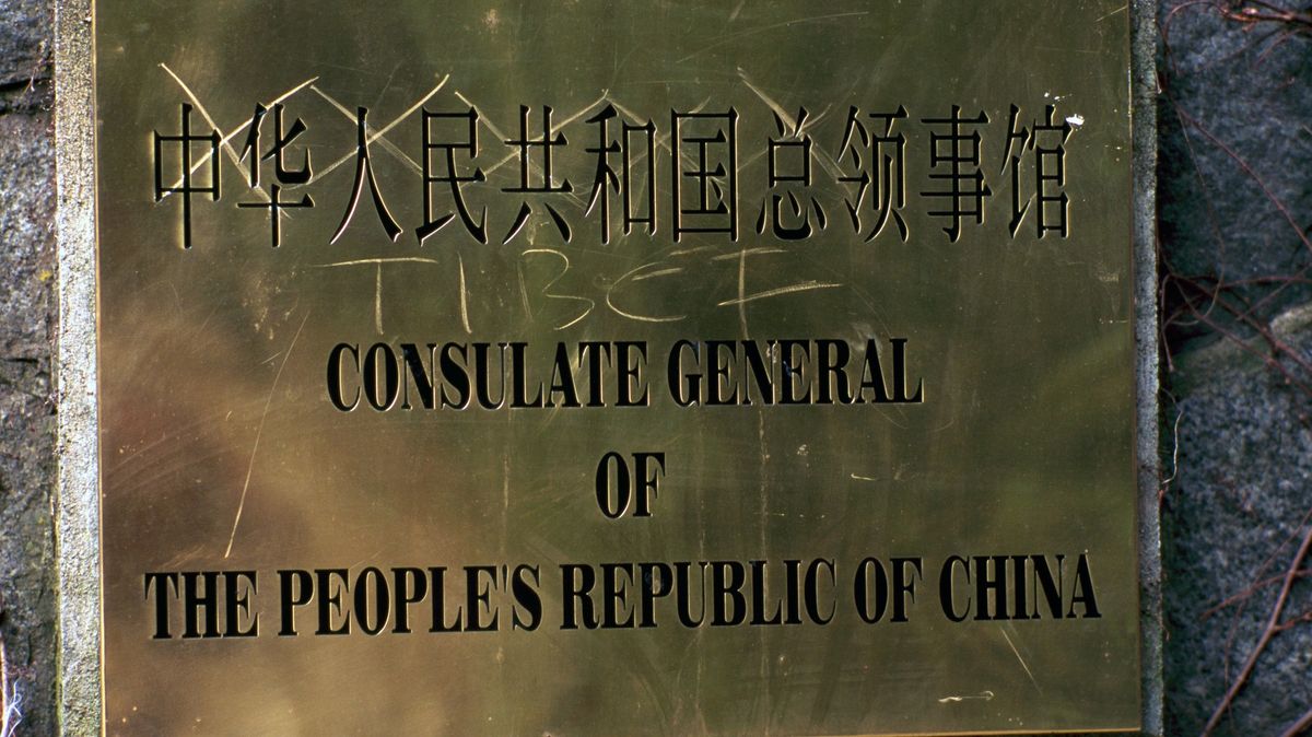 Trefa. Rusové raketou zasáhli čínský konzulát v Oděse